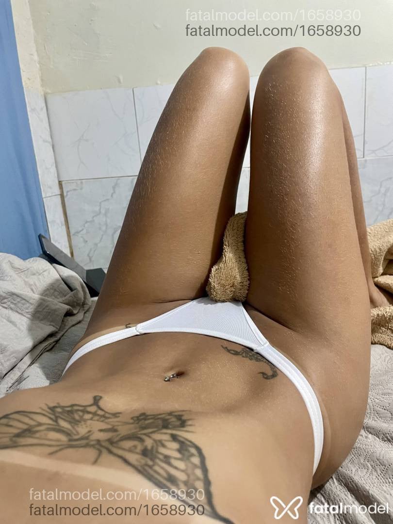Acompanhante mulher com cabelo castanho de olhos pretos - Ana