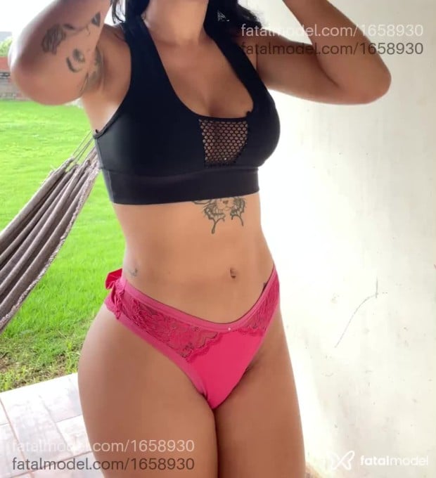 Acompanhante mulher com cabelo castanho de olhos pretos em Rolim de Moura - Ana