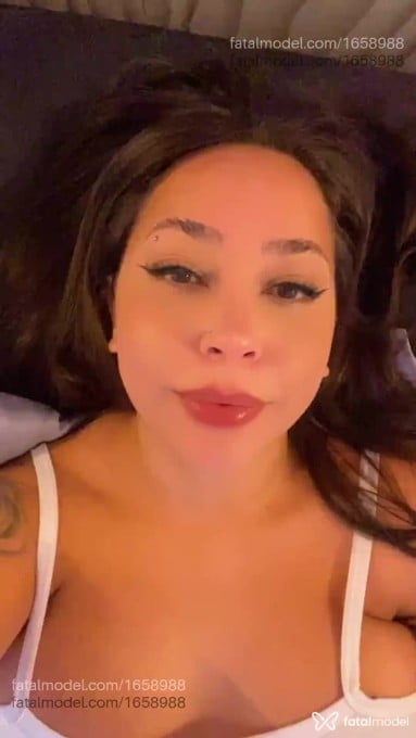 Acompanhante mulher com cabelo castanho de olhos castanhos em São José do Rio Preto - Julia Meirelles