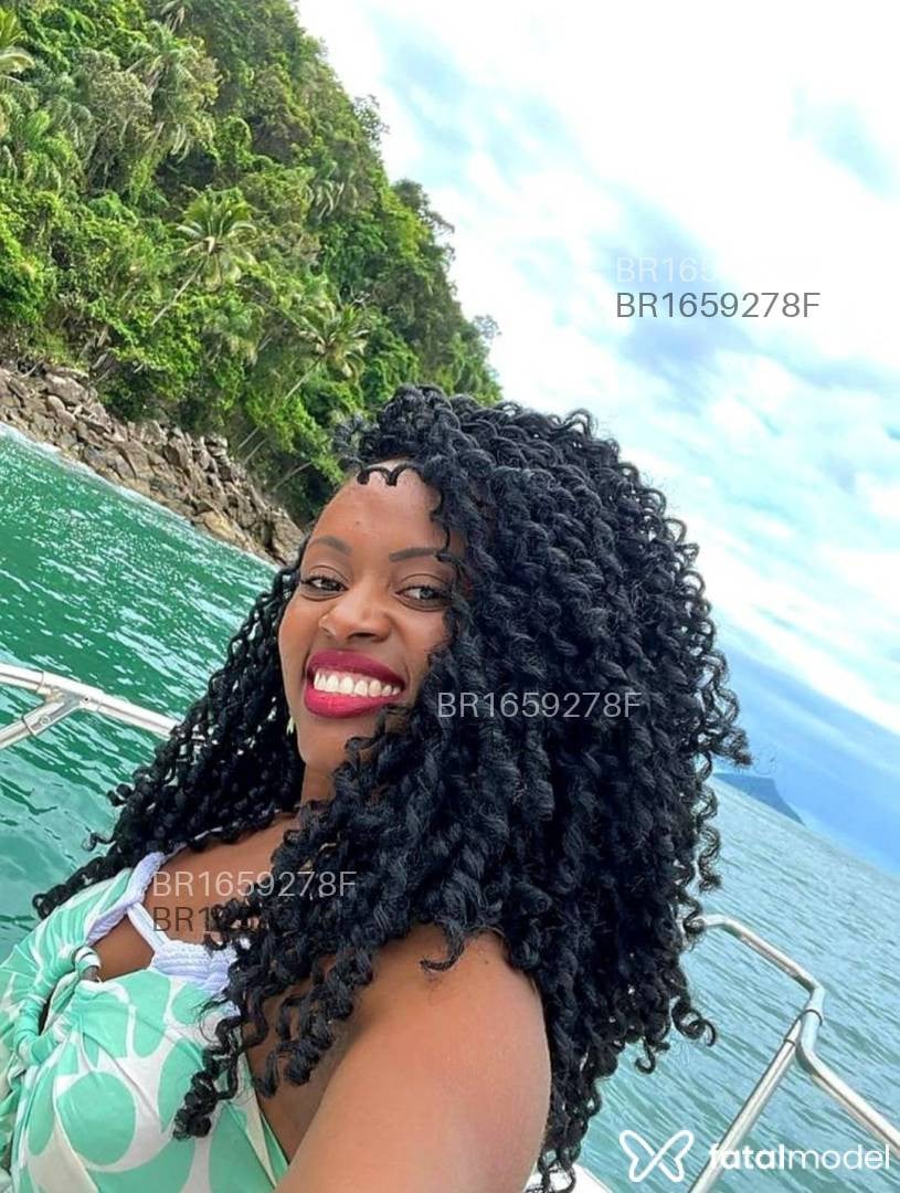 Acompanhante mulher morena (o) de olhos castanhos em Barra do Garças Acompanhante mulher morena (o) de olhos castanhos em Barra do Garças - Vitória