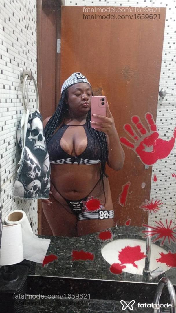 Acompanhante mulher morena (o) de olhos pretos - Pallominhaa