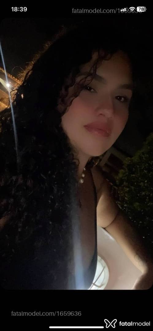 Acompanhante mulher morena (o) de olhos pretos - Amanda