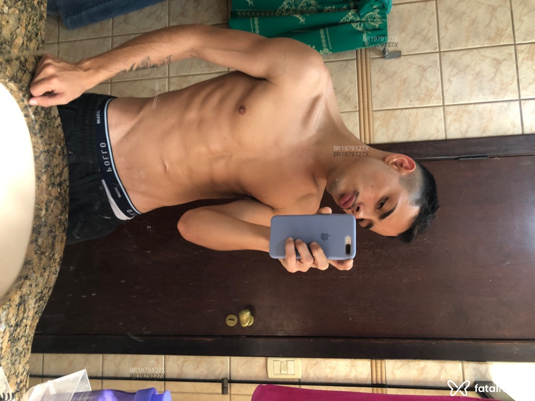 Acompanhante homem com cabelo castanho de olhos castanhos em Contagem - ele mesmo