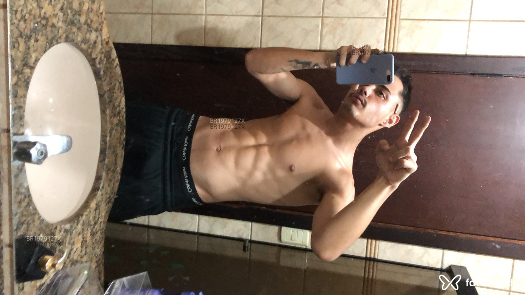 Acompanhante homem com cabelo castanho de olhos castanhos em Contagem - ele mesmo