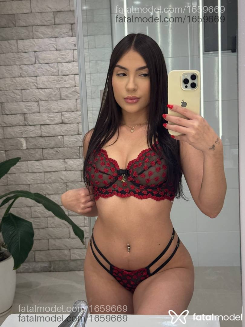 Acompanhante mulher com cabelo castanho de olhos castanhos - Emilly