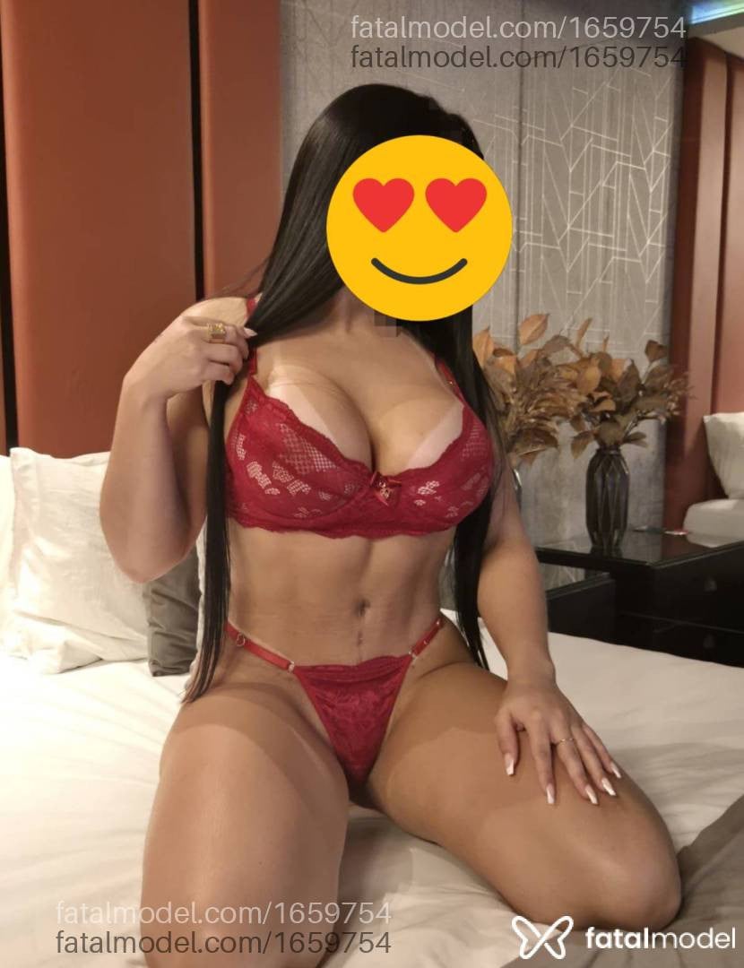 Acompanhante mulher morena (o) de olhos castanhos - Larissa