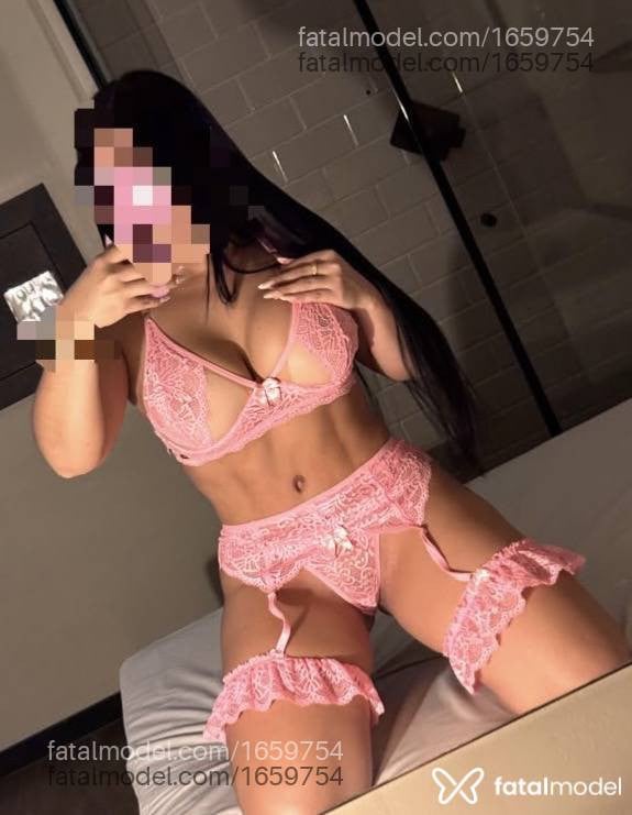 Acompanhante mulher morena (o) de olhos castanhos - Larissa