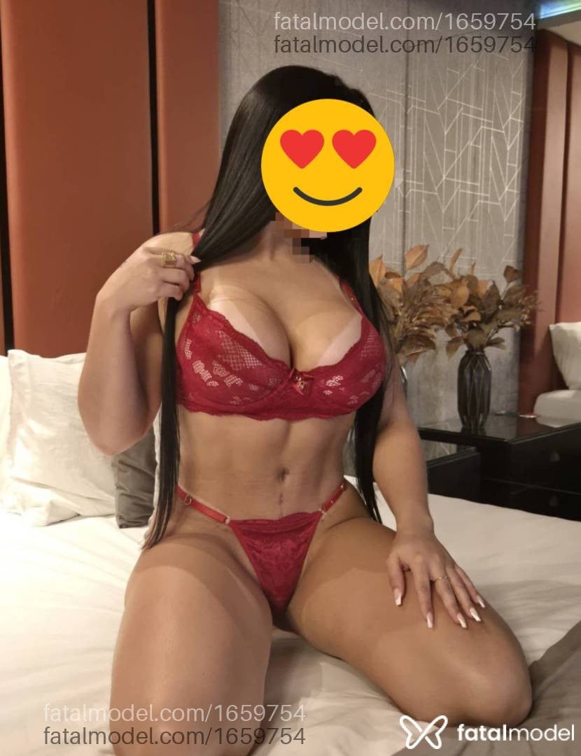 Acompanhante mulher morena (o) de olhos castanhos - Larissa