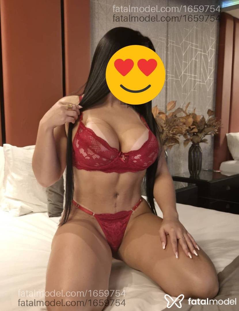 Acompanhante mulher morena (o) de olhos castanhos - Larissa