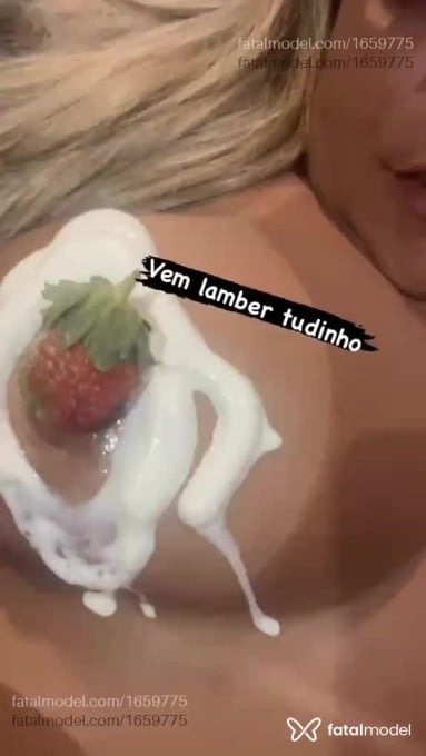 Acompanhante mulher loira (o) de olhos pretos em Cascavel - Kariny Barone