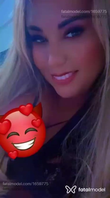 Acompanhante mulher loira (o) de olhos pretos em Cascavel - Kariny Barone