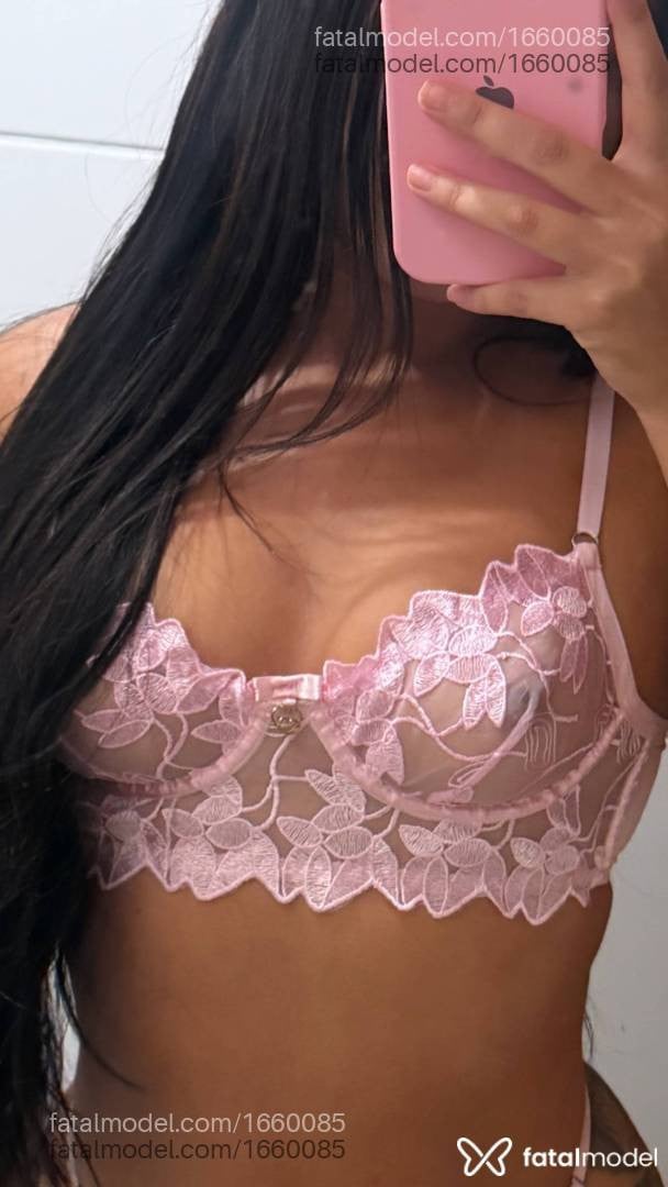 Acompanhante mulher morena (o) de olhos castanhos - Isadora