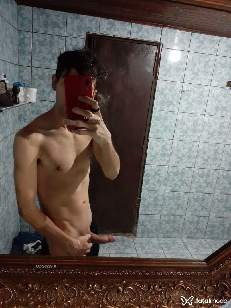 Acompanhante homem com cabelo castanho de olhos pretos em Porto Alegre - Alex Jung