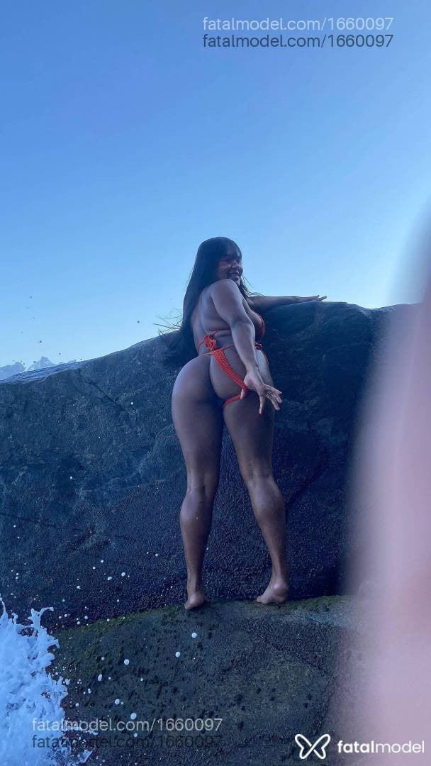 Acompanhante mulher morena (o) de olhos mel em São Pedro da Aldeia Acompanhante mulher morena (o) de olhos mel em São Pedro da Aldeia - Paloma Safra