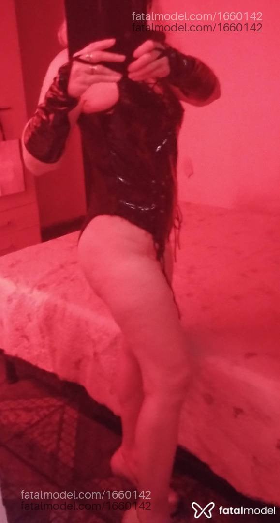 Acompanhante mulher loira (o) de olhos mel - Lisiane Ramos