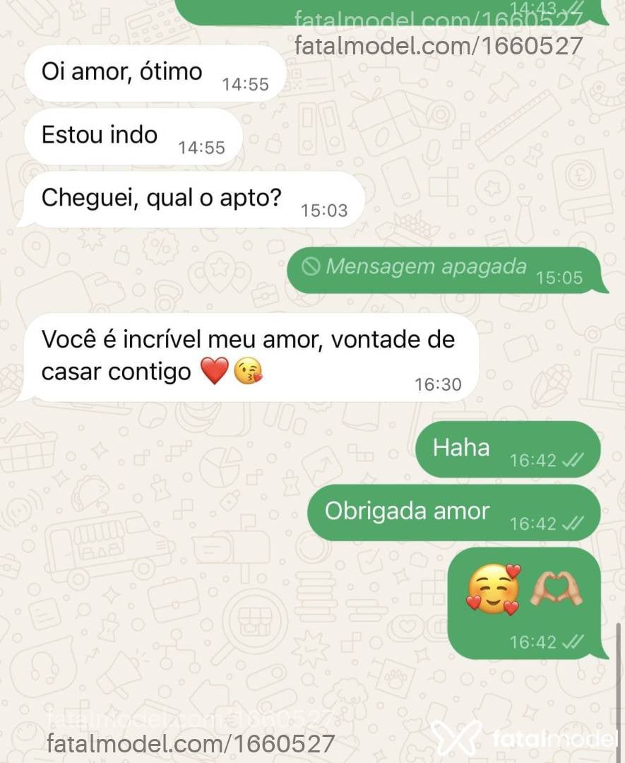 Acompanhante mulher trans loira (o) de olhos castanhos - Bonequinhaa