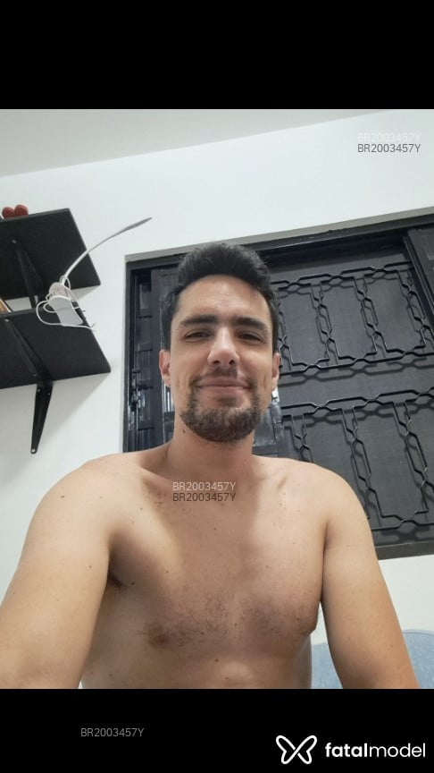 Acompanhante homem morena (o) de olhos castanhos em Contagem - Matheus