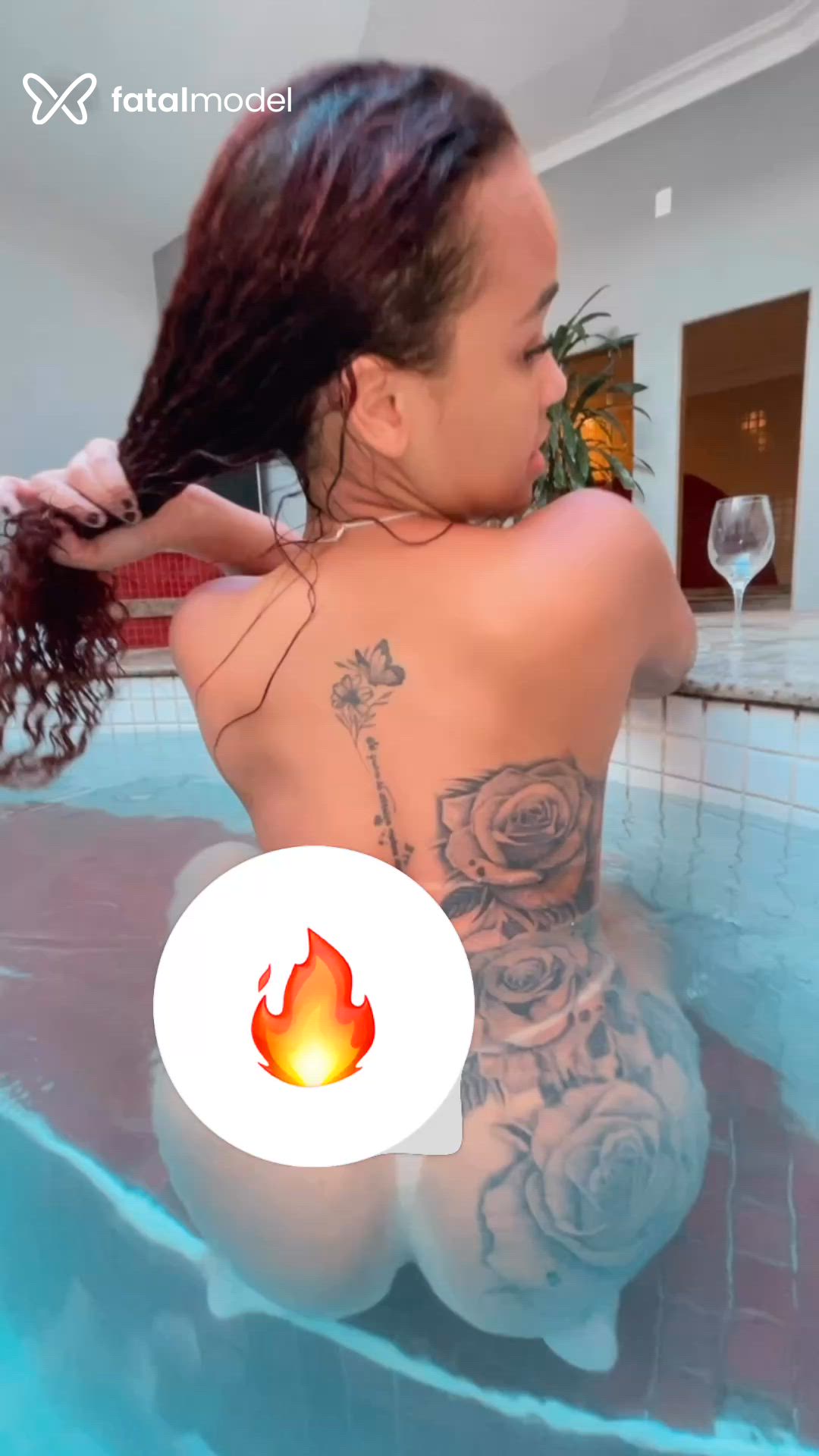 Acompanhante mulher ruiva (o) de olhos castanhos - Paola