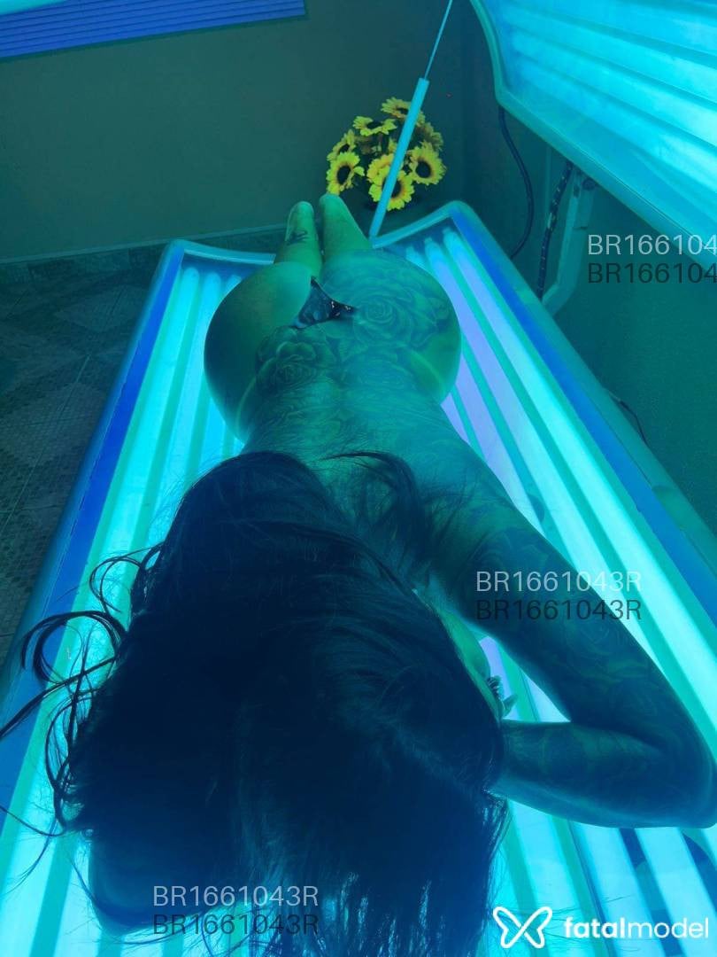 Acompanhante mulher morena (o) de olhos verdes em Curitiba Acompanhante mulher morena (o) de olhos verdes em Curitiba - Bruna Ferraz