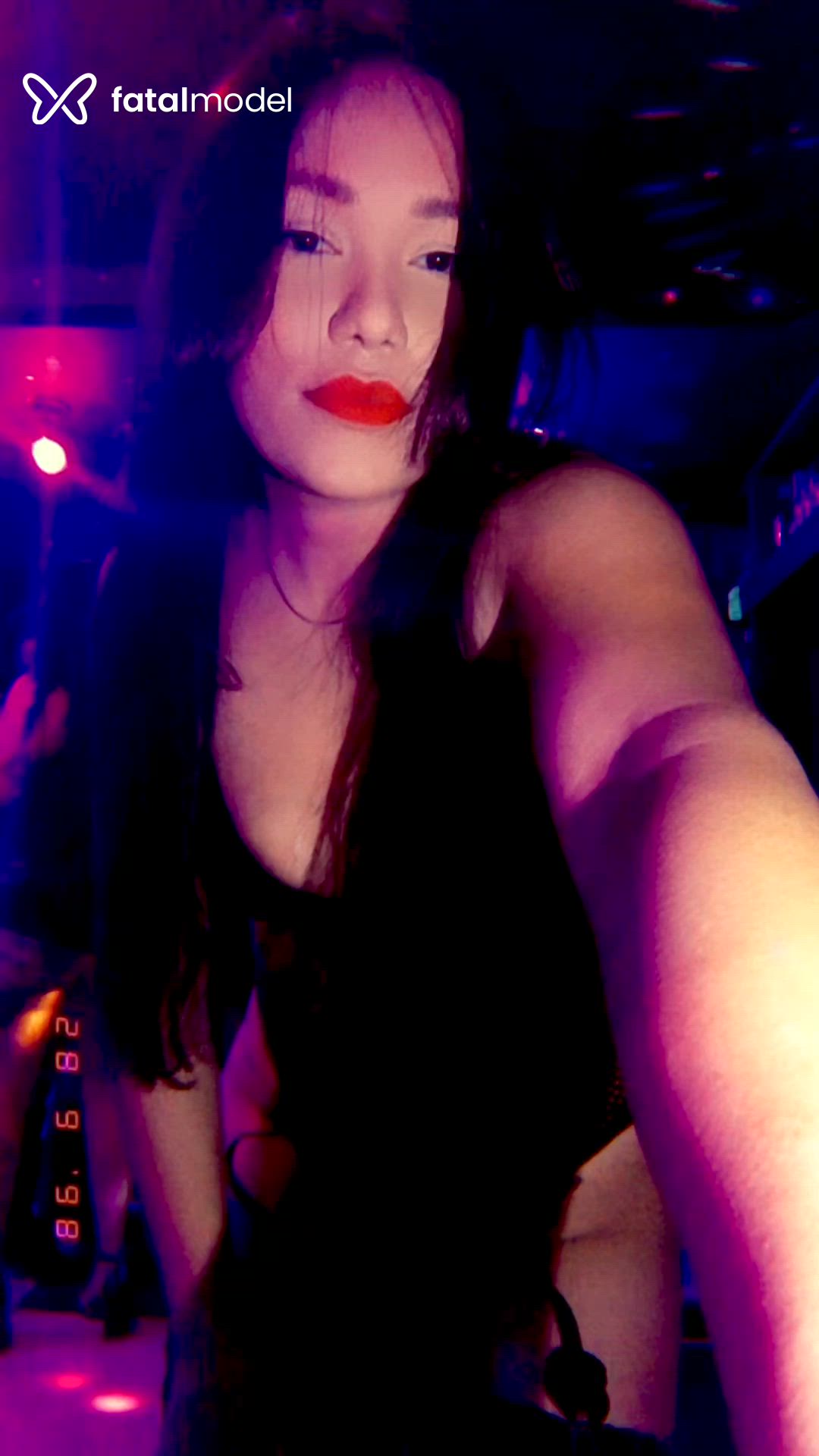 Acompanhante mulher morena (o) de olhos castanhos - Ellem Leão Acompanhante mulher morena (o) de olhos castanhos - Ellem Leão