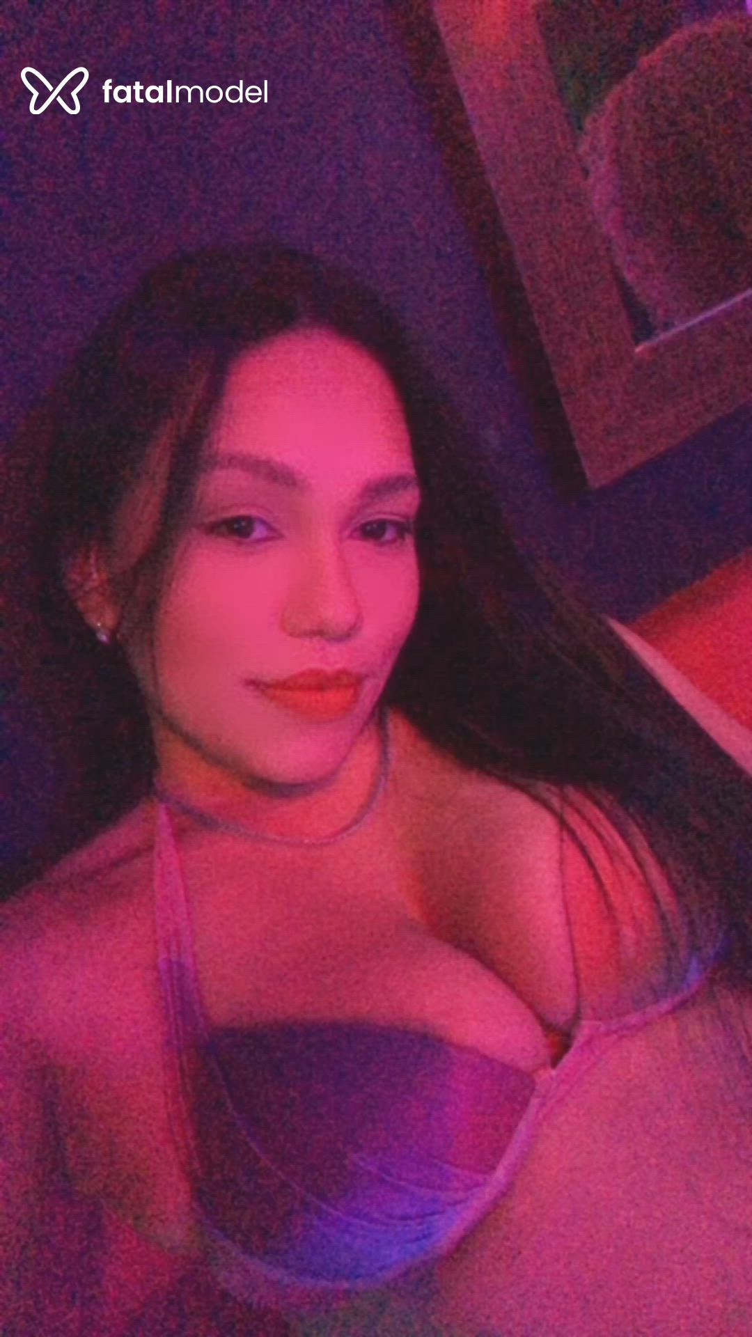 Acompanhante mulher morena (o) de olhos castanhos - Ellem Leão Acompanhante mulher morena (o) de olhos castanhos - Ellem Leão