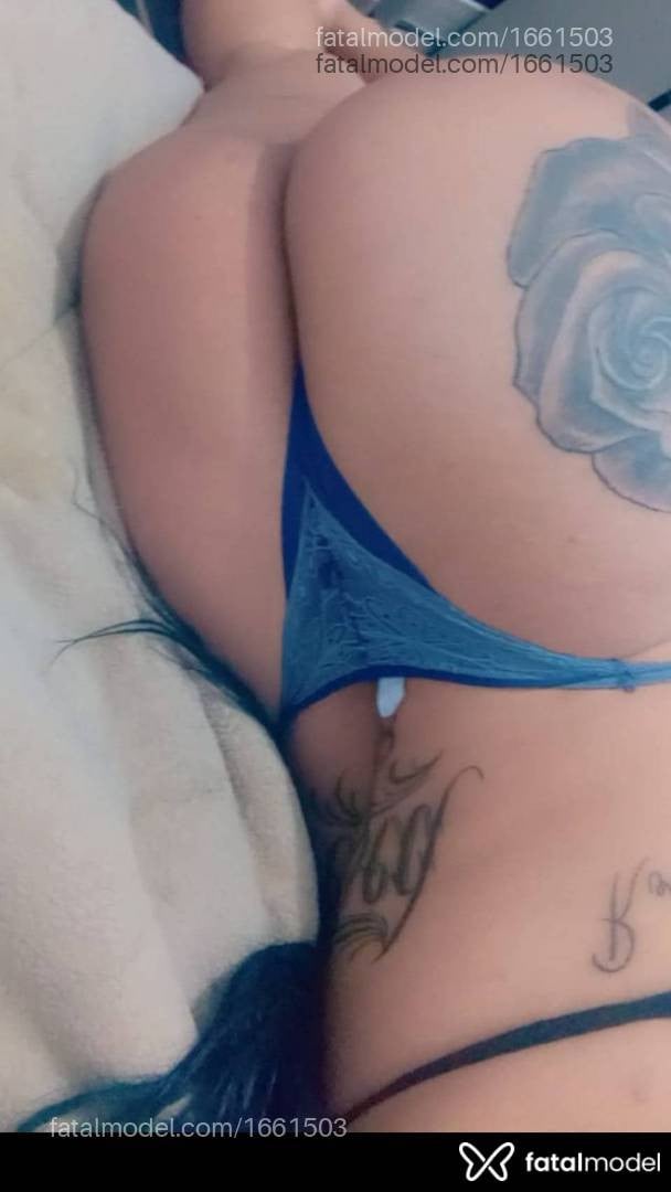 Acompanhante mulher morena (o) de olhos castanhos - Yasmini