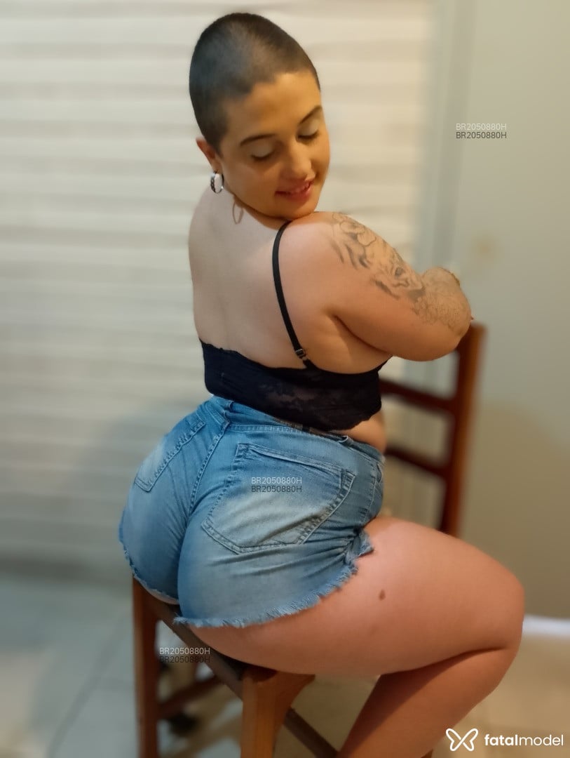 Acompanhante mulher com cabelo castanho de olhos verdes - Sandrinha Acompanhante mulher com cabelo castanho de olhos verdes - Sandrinha