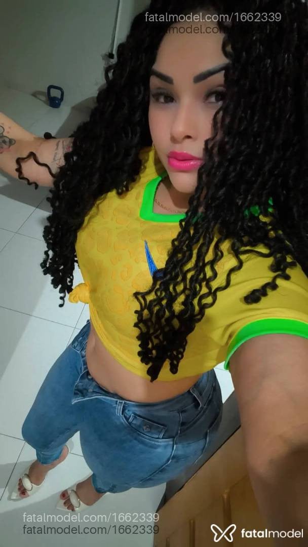 Acompanhante mulher morena (o) de olhos castanhos - Aline paz