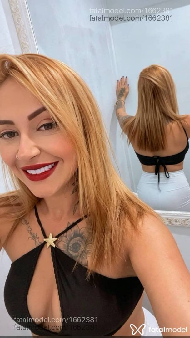 Acompanhante mulher loira (o) de olhos castanhos - Carla