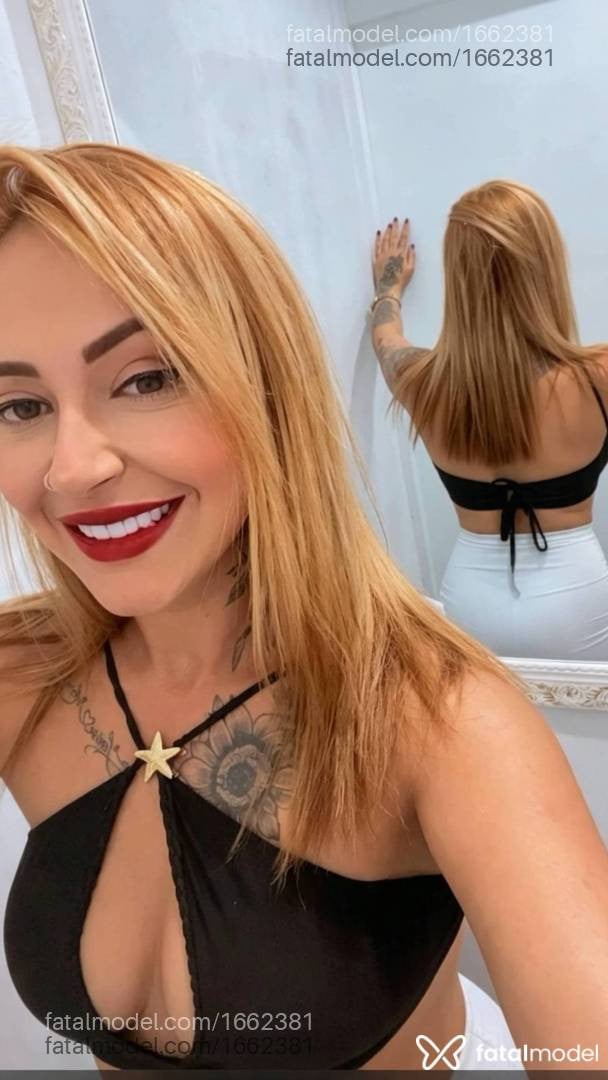 Acompanhante mulher loira (o) de olhos castanhos - Carla