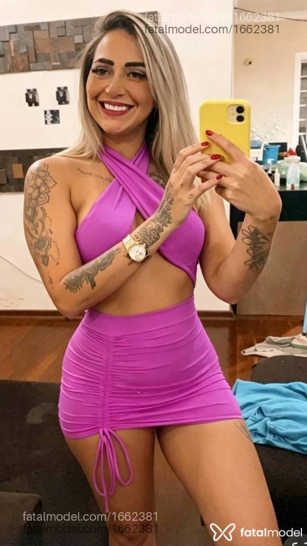 Acompanhante mulher loira (o) de olhos castanhos - Carla