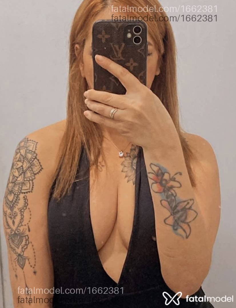 Acompanhante mulher loira (o) de olhos castanhos - Carla