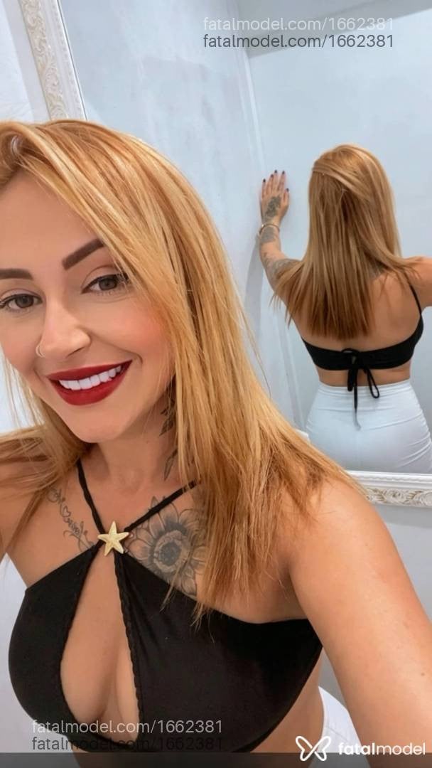 Acompanhante mulher loira (o) de olhos castanhos - Carla