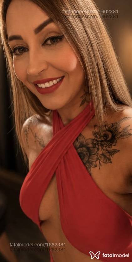 Acompanhante mulher loira (o) de olhos castanhos em Cruzeiro - Carla