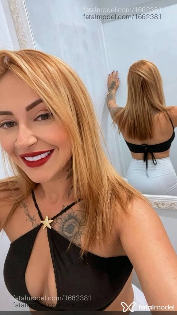 Acompanhante mulher loira (o) de olhos castanhos - Carla