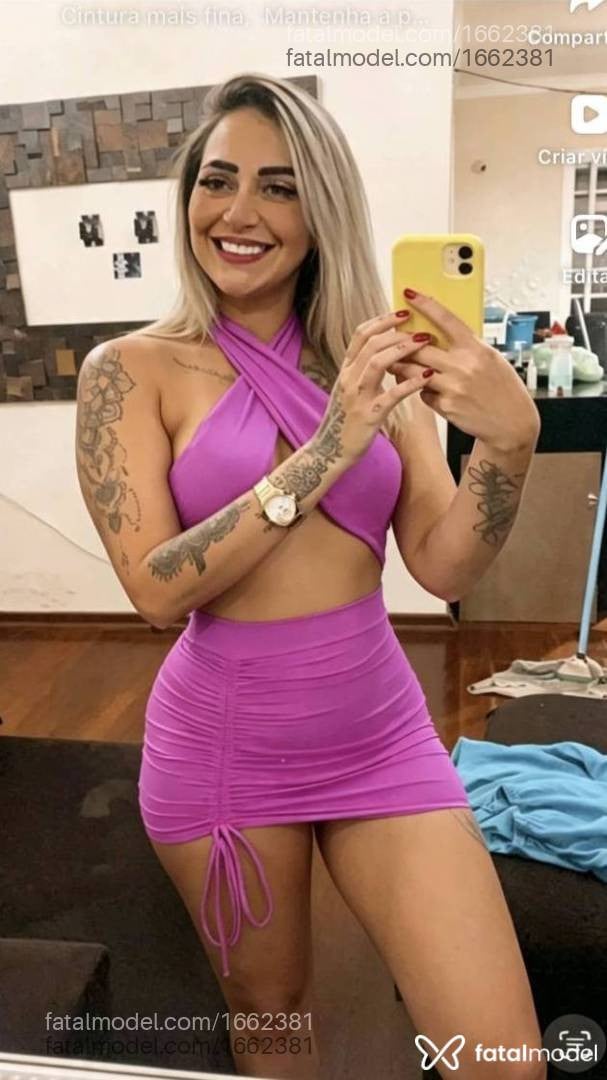 Acompanhante mulher loira (o) de olhos castanhos - Carla