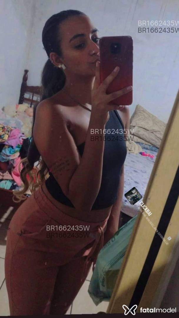 Acompanhante mulher com cabelo castanho de olhos castanhos em Cabo Frio Acompanhante mulher com cabelo castanho de olhos castanhos em Cabo Frio - Suzy Ferrari