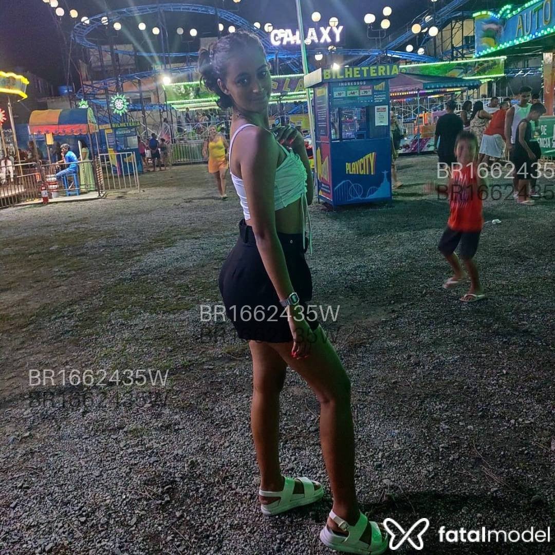 Acompanhante mulher com cabelo castanho de olhos castanhos em Cabo Frio Acompanhante mulher com cabelo castanho de olhos castanhos em Cabo Frio - Suzy Ferrari