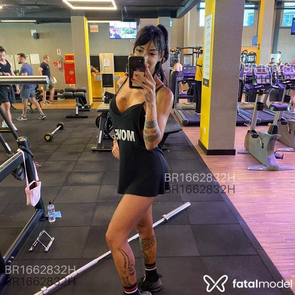 Acompanhante mulher trans com cabelo castanho de olhos castanhos em Curitiba - LindaAfrodite