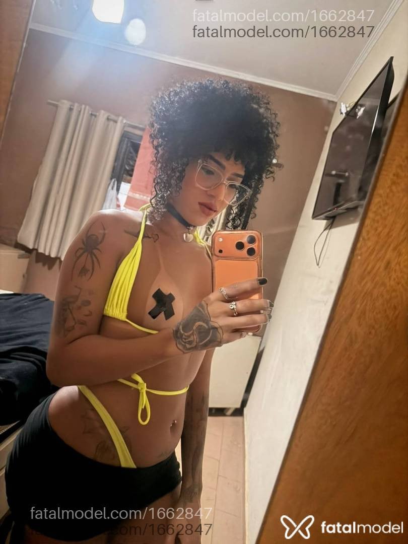 Acompanhante travesti morena (o) de olhos mel - Bia Alves