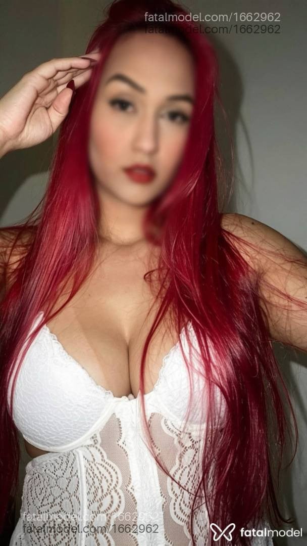 Acompanhante mulher ruiva (o) de olhos castanhos - Anna Luiza