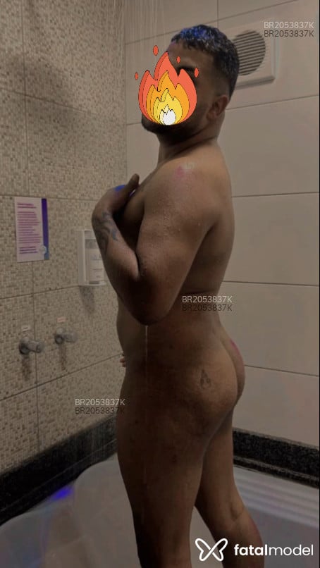 Acompanhante homem com cabelo castanho de olhos castanhos em São Paulo - Theo Garcia