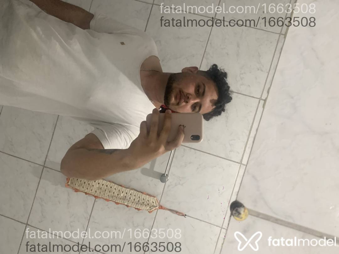 Acompanhante homem com cabelo castanho de olhos castanhos em Barra do Garças - Alexandre Theodoro