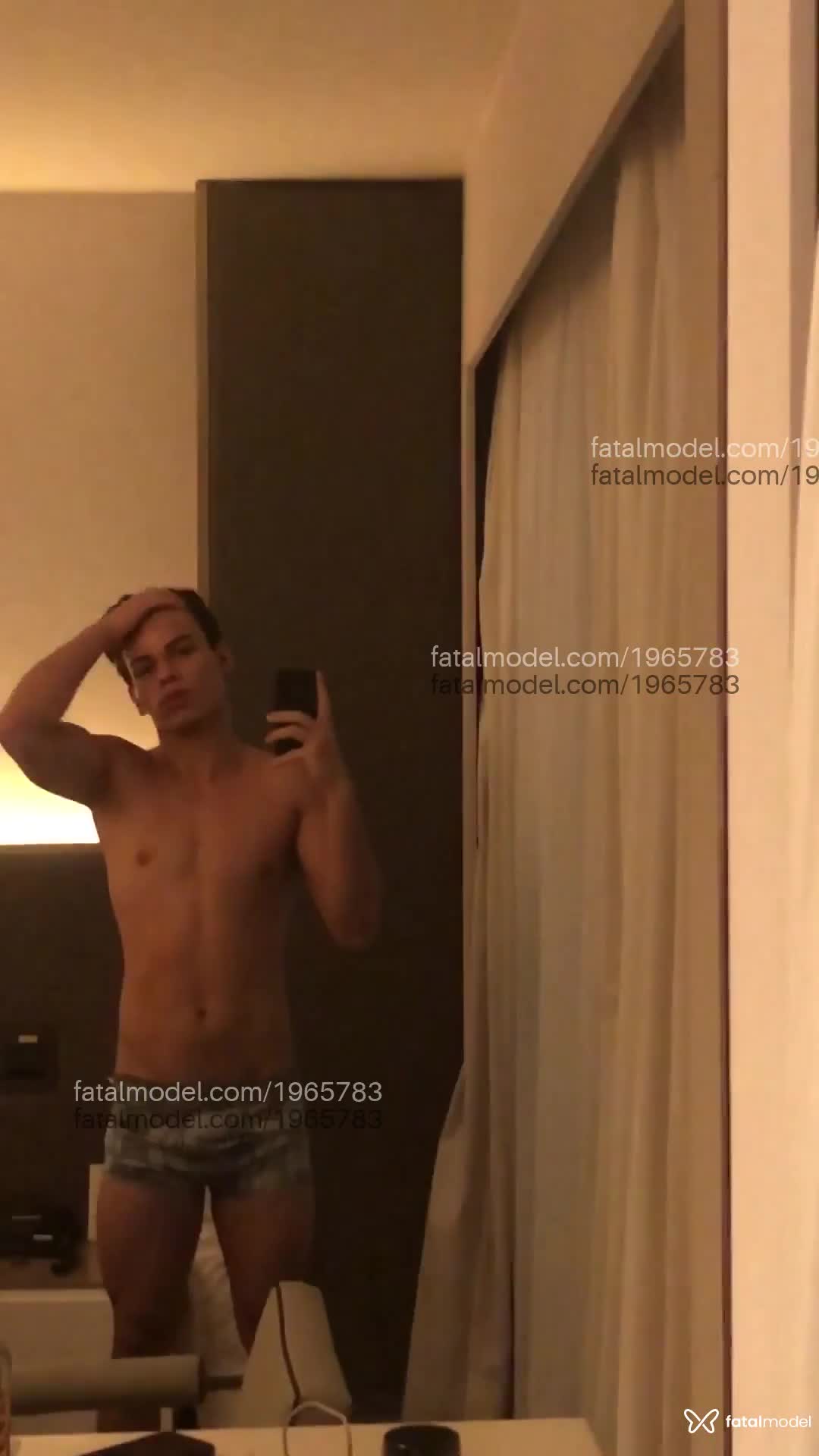 Acompanhante homem com cabelo castanho de olhos castanhos em Rio de Janeiro - Naldo Maia