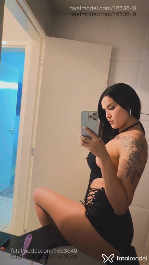 Acompanhante mulher morena (o) de olhos mel - Bárbara