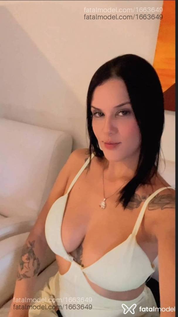 Acompanhante mulher com cabelo castanho de olhos mel em Caldas Novas - Bárbara