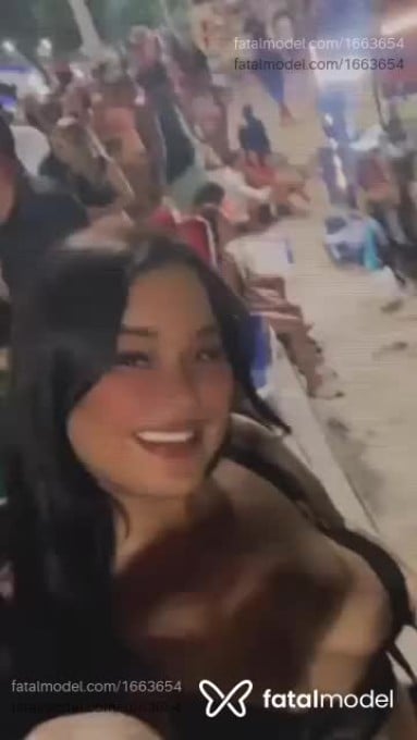 Acompanhante mulher morena (o) de olhos castanhos - Yasmim