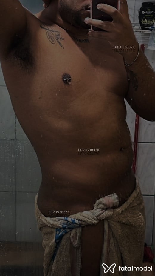 Acompanhante homem com cabelo castanho de olhos castanhos em São Paulo - Theo Garcia
