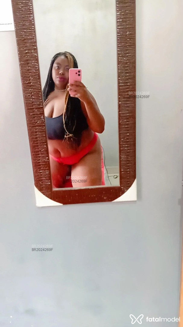 Acompanhante mulher com cabelo castanho de olhos pretos em Campinas - Flávia Halmeida