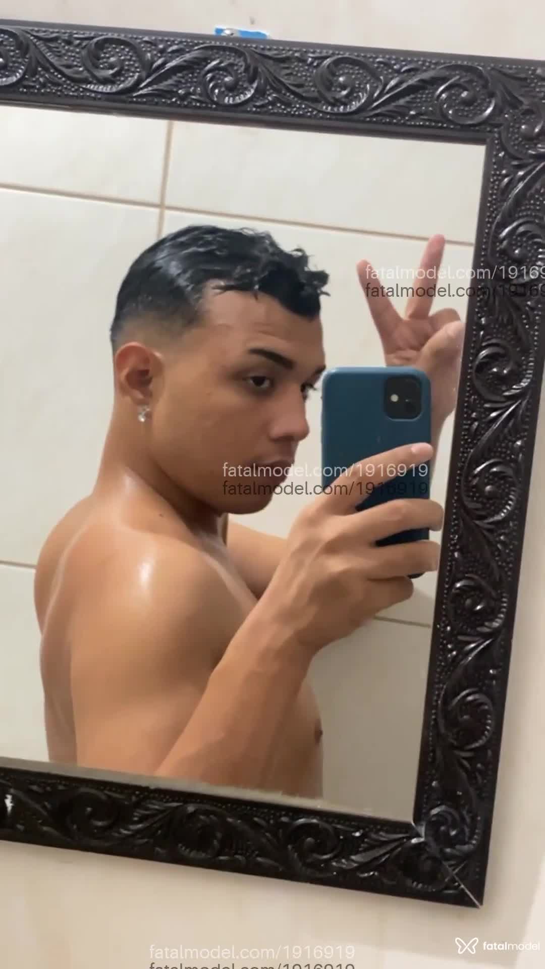 Acompanhante homem morena (o) de olhos pretos - Marcos Silva Acompanhante homem morena (o) de olhos pretos - Marcos Silva